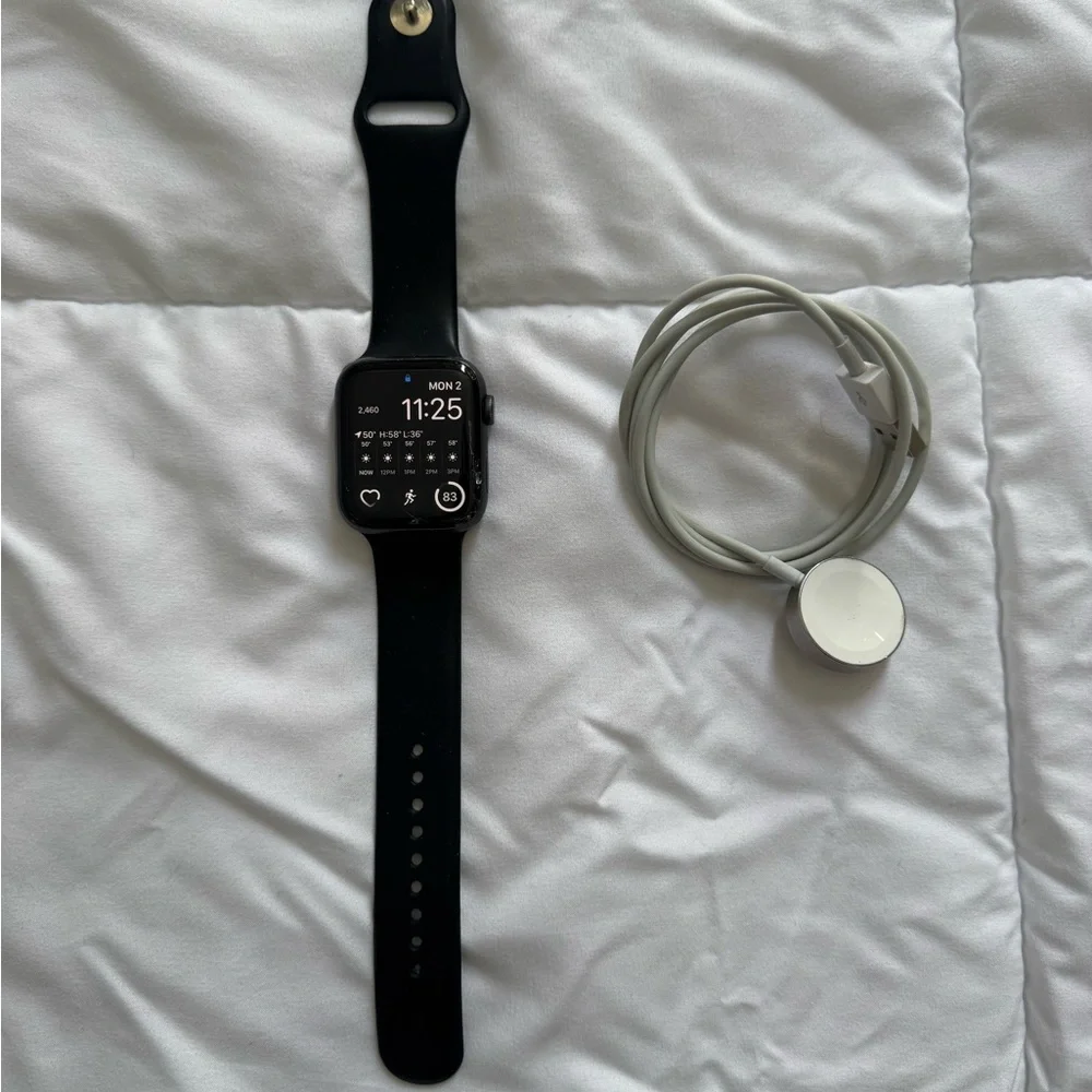 Apple Watch SE (GPS, 44mm) - Space Gray With Black Sport Band & Charger